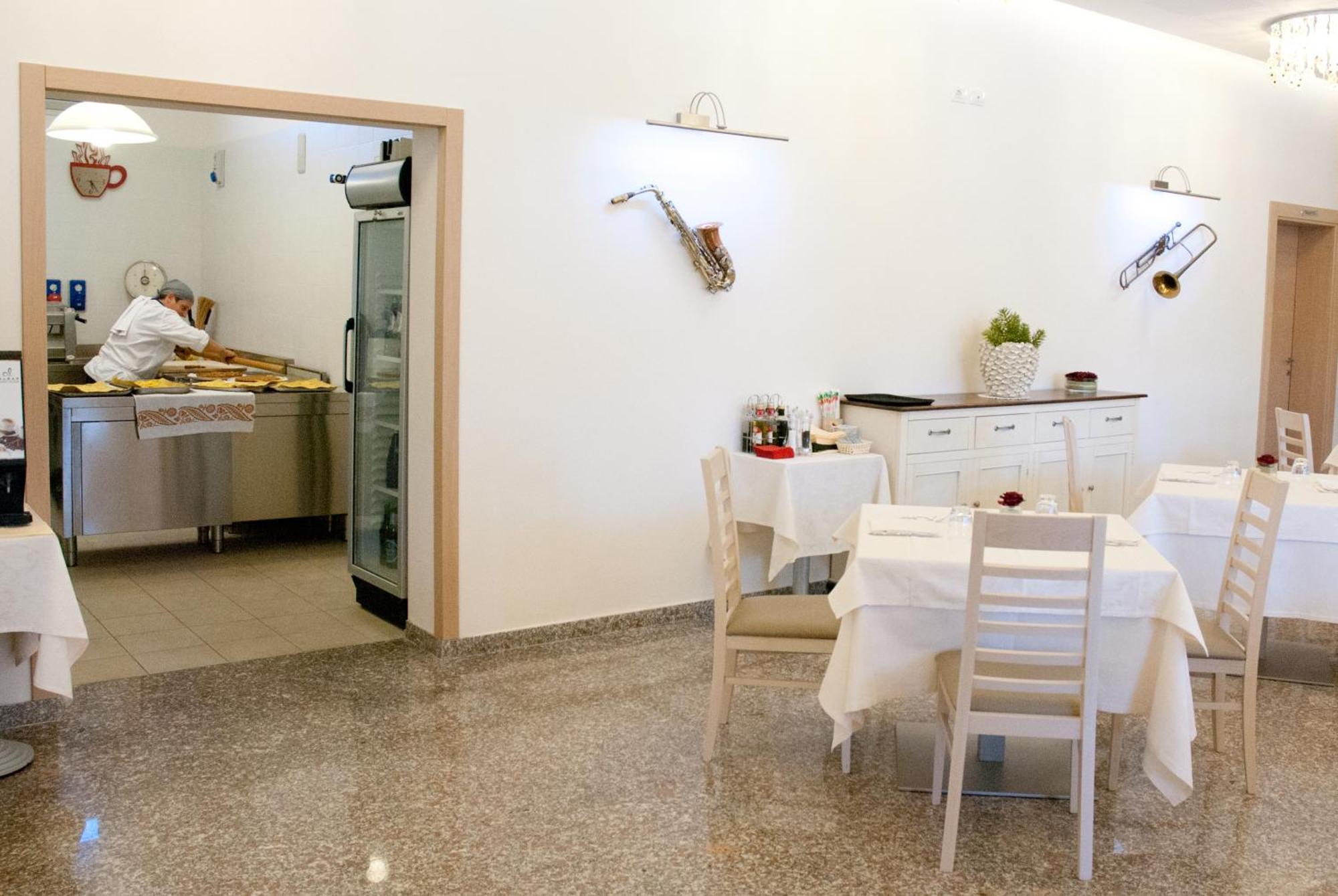 Hotel Ristorante Cesare Savignano sul Rubicone Eksteriør bilde