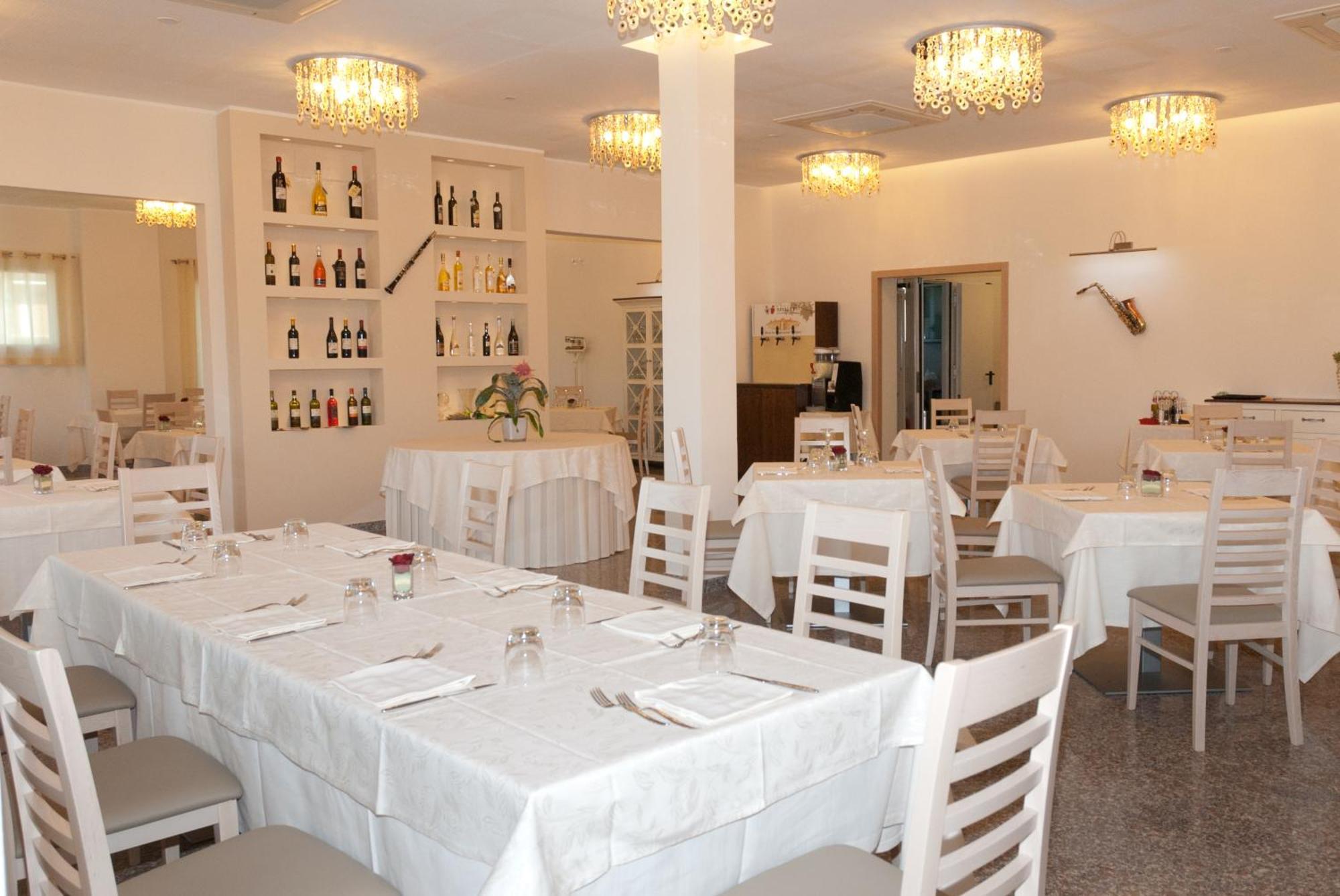 Hotel Ristorante Cesare Savignano sul Rubicone Eksteriør bilde